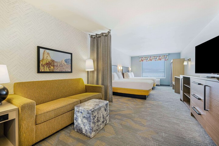 Room 10 of 46