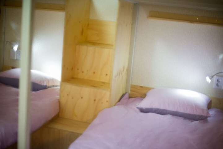 Room 10 of 48