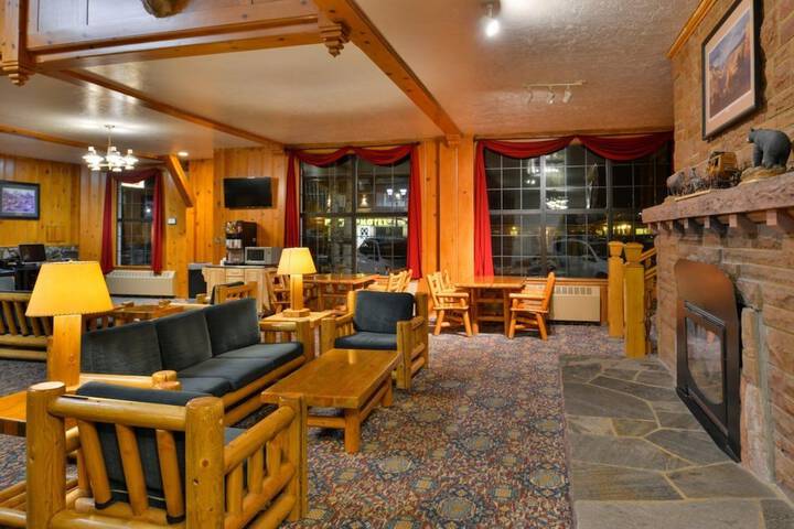Guest Lobby