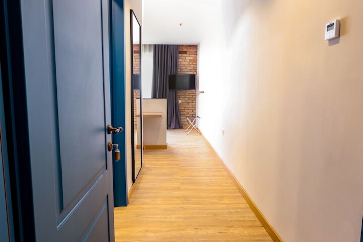 Room 6 of 45