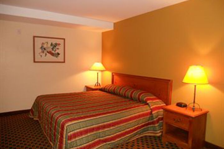 Room 4 of 14