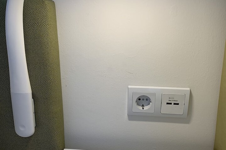 Room 8 of 147