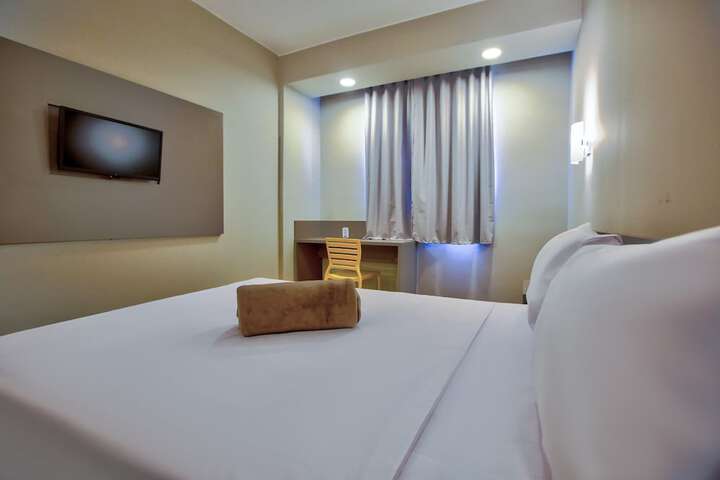Room 6 of 24