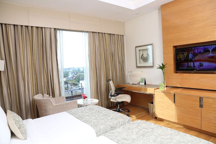 Room 32 of 87