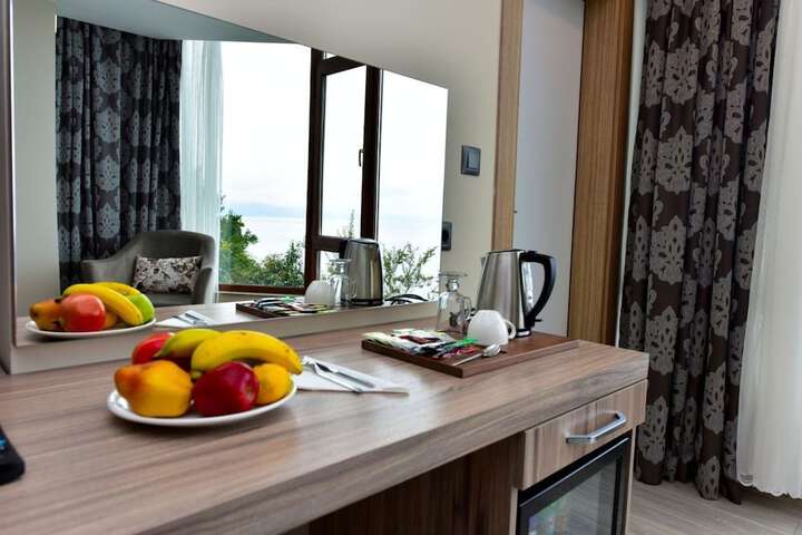 Room 15 of 33