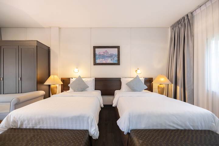 Room 43 of 159