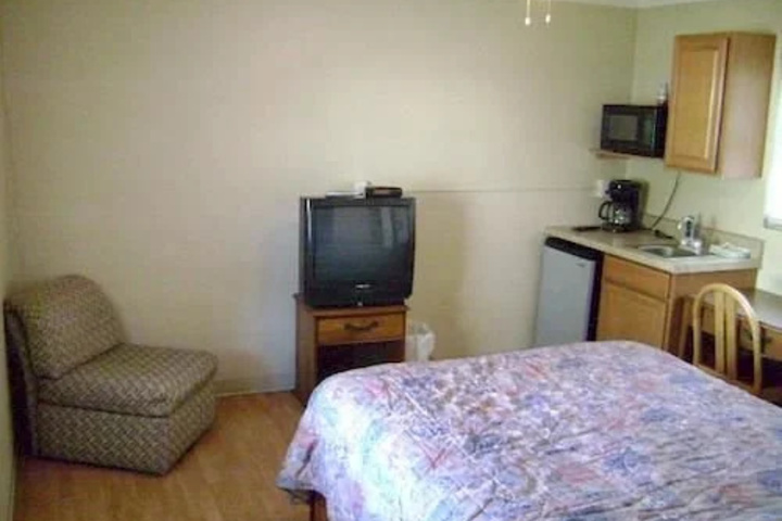 Room 2 of 4