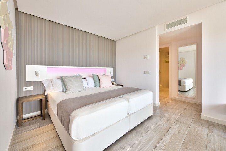 Room 20 of 167