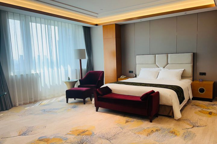 Room 28 of 61