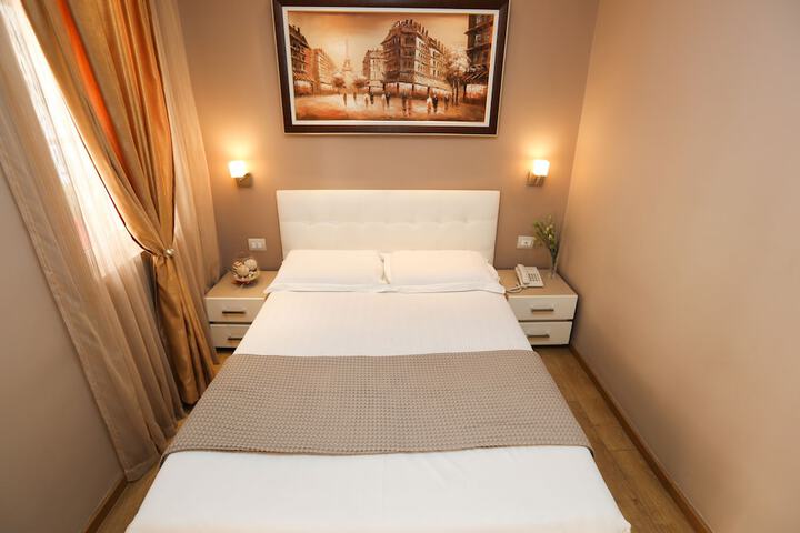Room 6 of 46