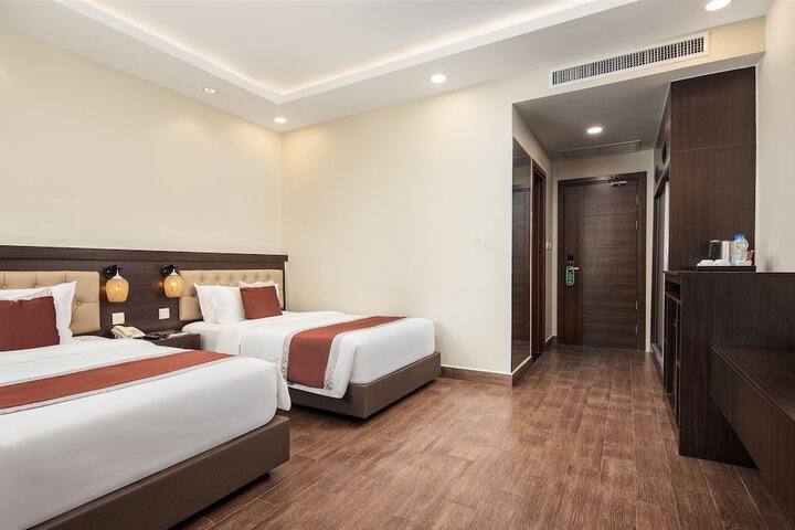 Room 6 of 78