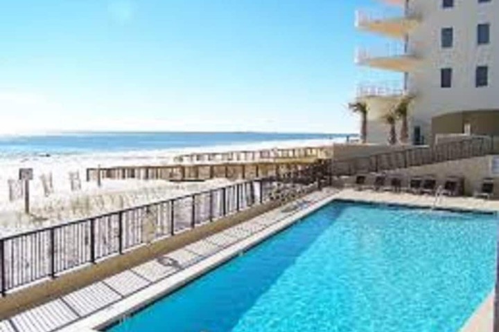 Pools & Facilities