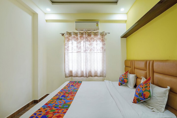Room 6 of 27
