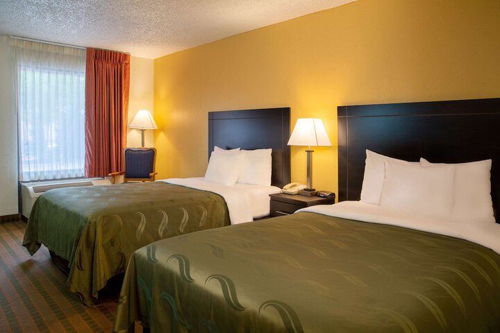 2 Double Beds (18 of 18)