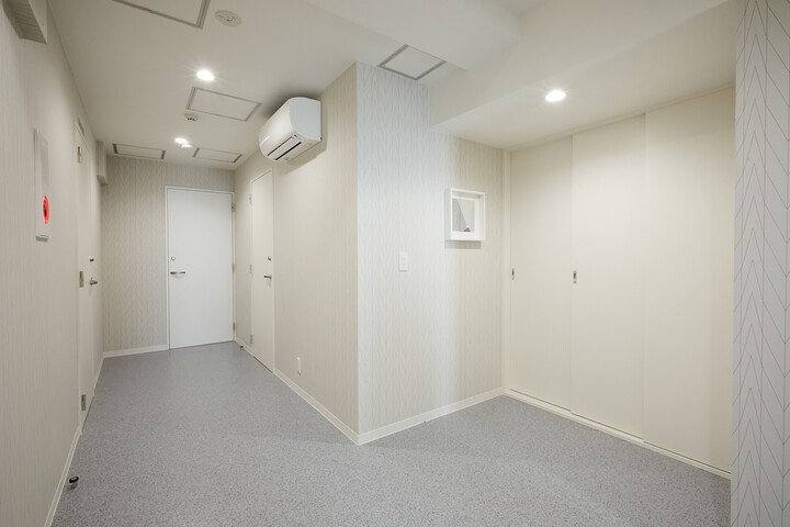Ballroom/Hall 84 of 86