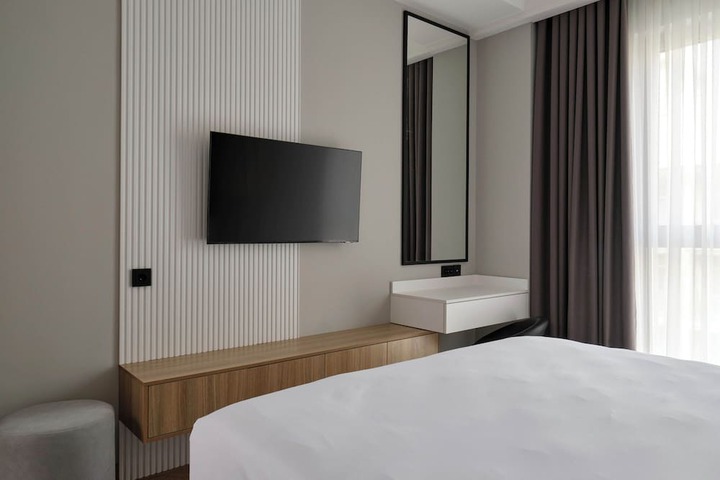 Room 13 of 96