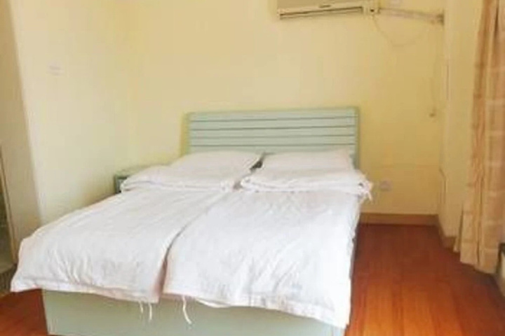 Room 5 of 19