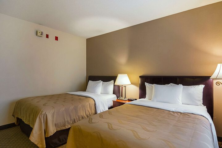 2 Double Beds (3 of 15)