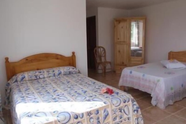 Room 7 of 32