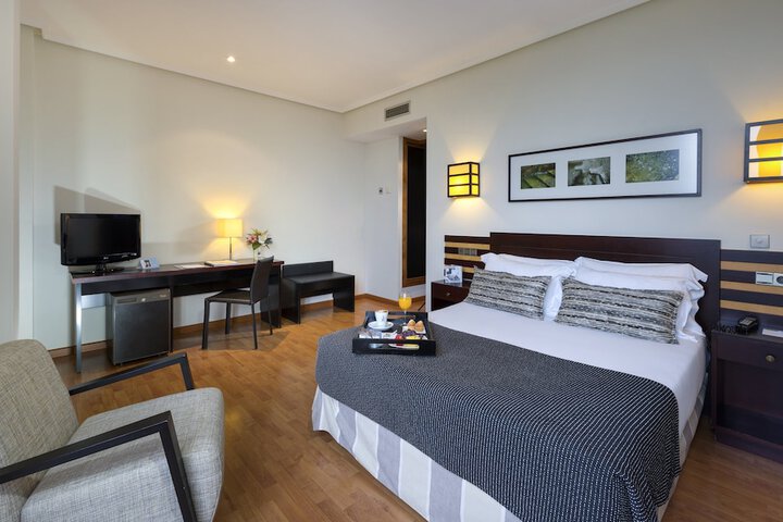 Room 25 of 53