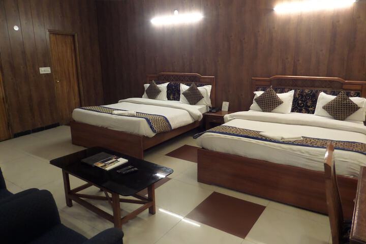 Room 9 of 30