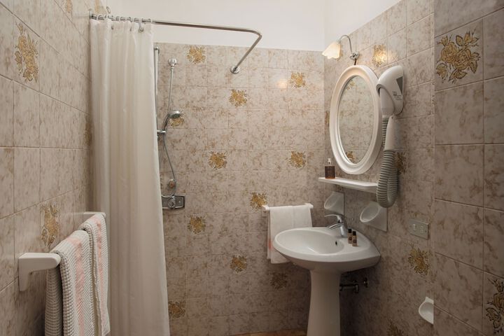 Room 14 of 23