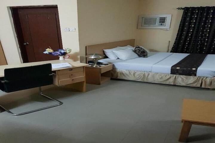 Room 26 of 65