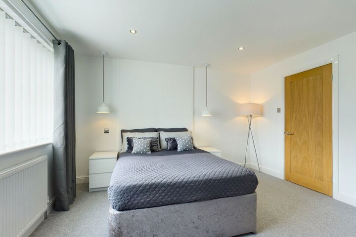 Room 2 of 12
