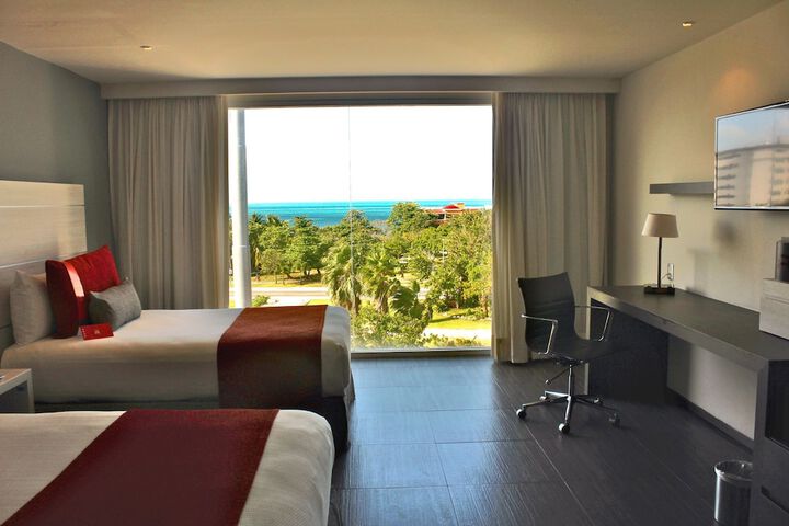 Room 7 of 33