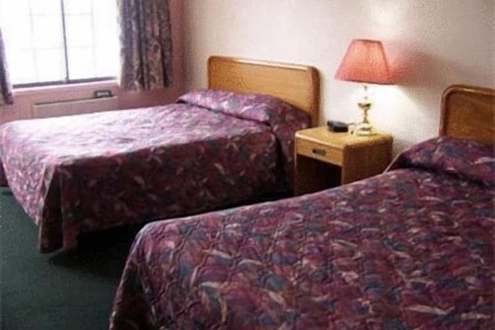 Room 9 of 20