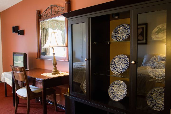 Room 48 of 80