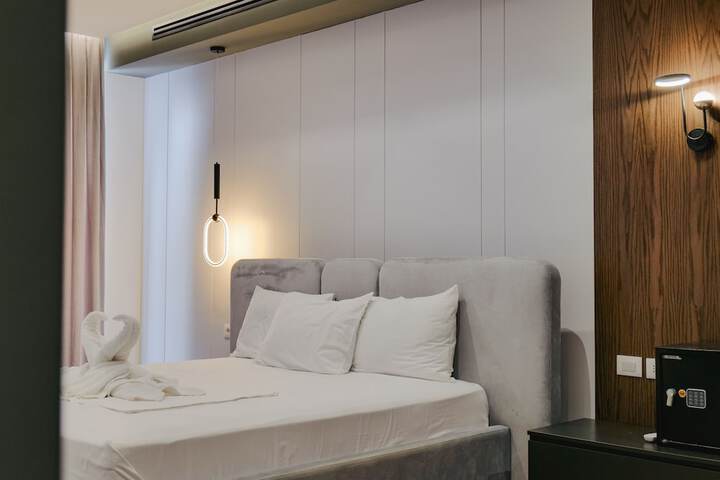 Room 57 of 148
