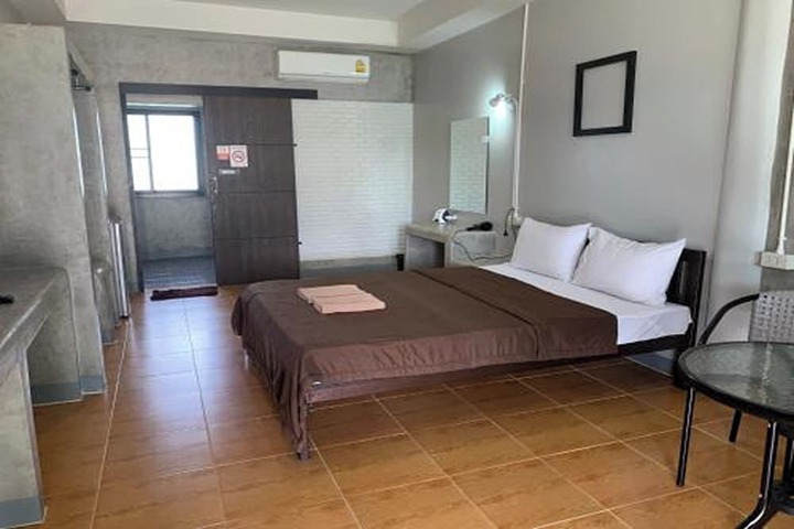 Room 13 of 95