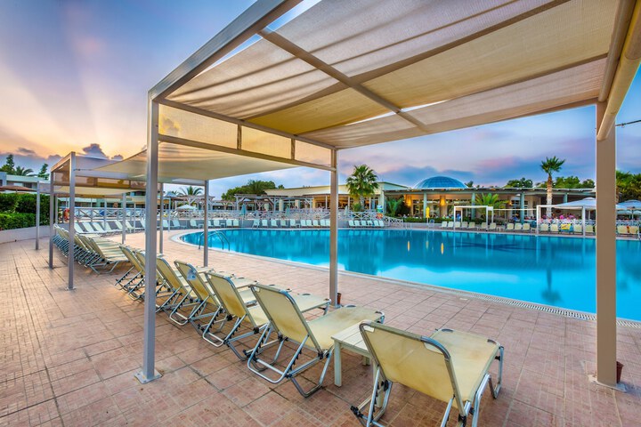 Pool Hotel