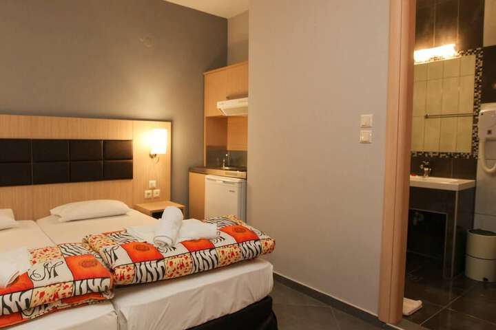 Room 12 of 48