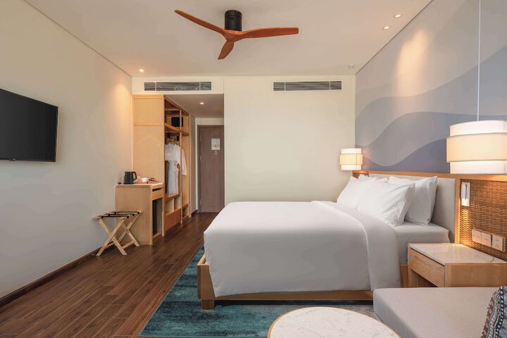 Room 30 of 182