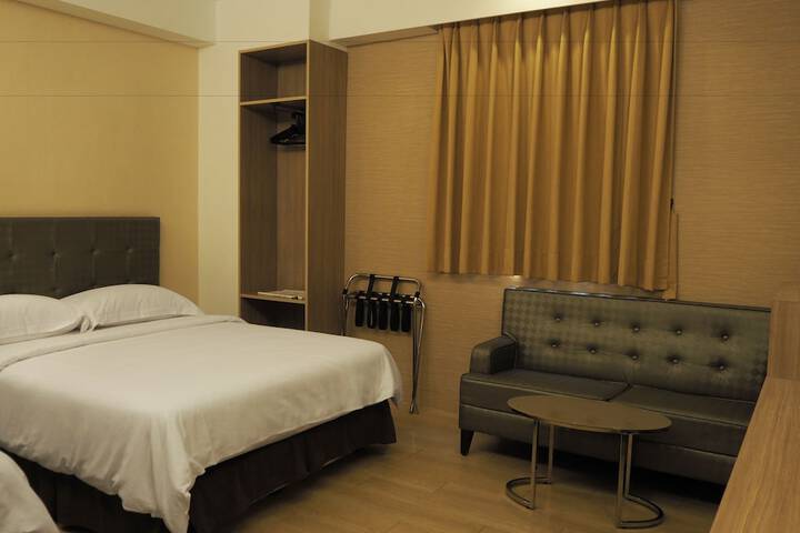 Room 17 of 65