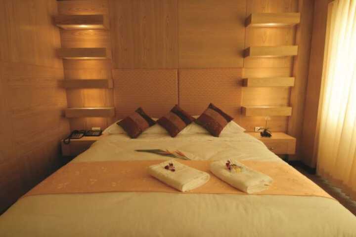 Room 4 of 24