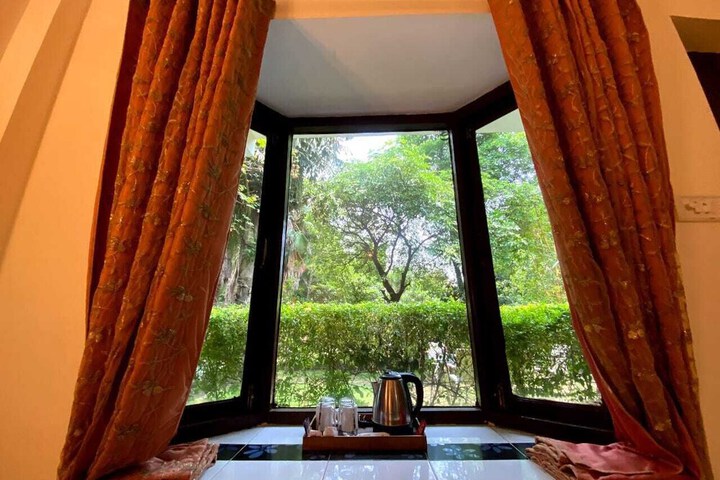 Room 4 of 52