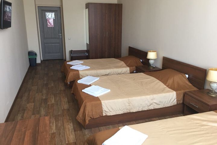 Room 13 of 16