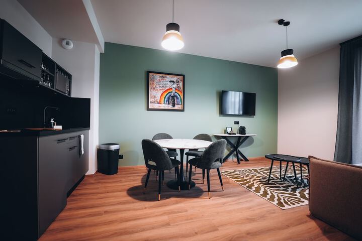 Room 21 of 47