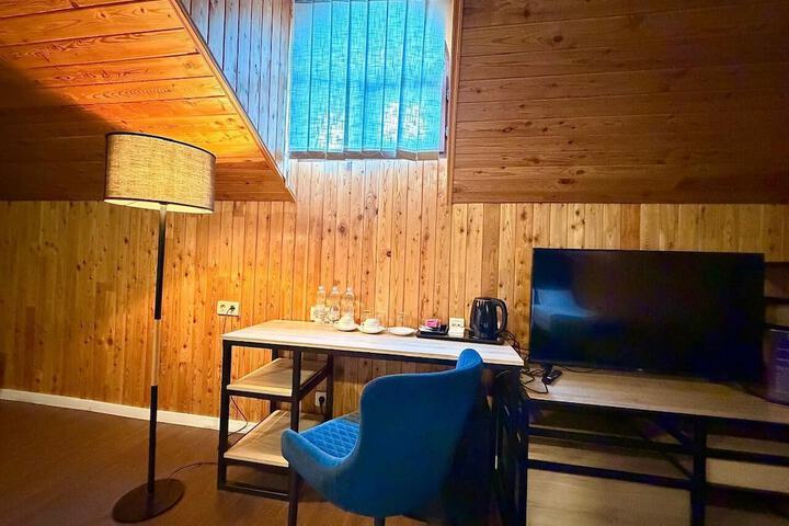 Room 105 of 240