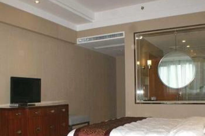 Room 15 of 19