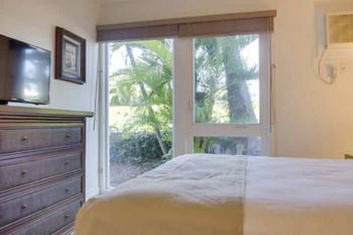 Room 9 of 25