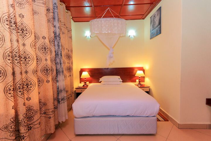 Room 30 of 97