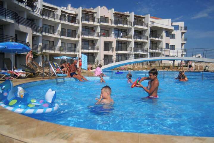 Pool 89 of 137