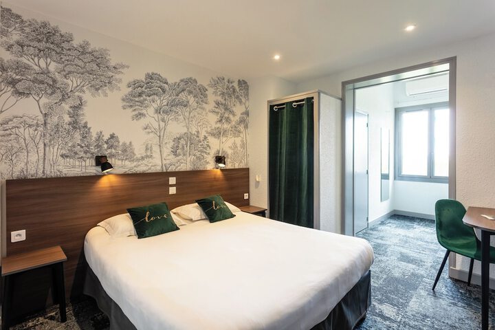 Room 43 of 113