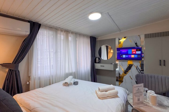 Room 16 of 32