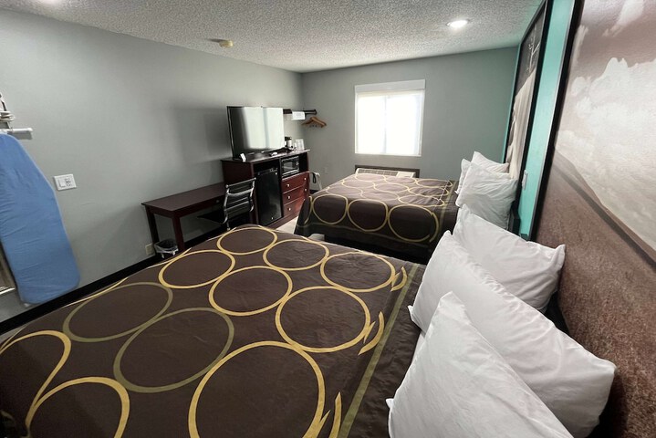 Room 18 of 35