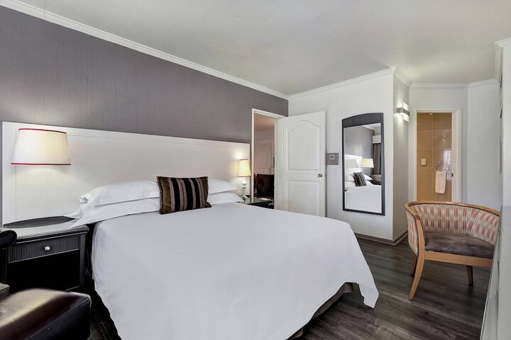 Room 6 of 46